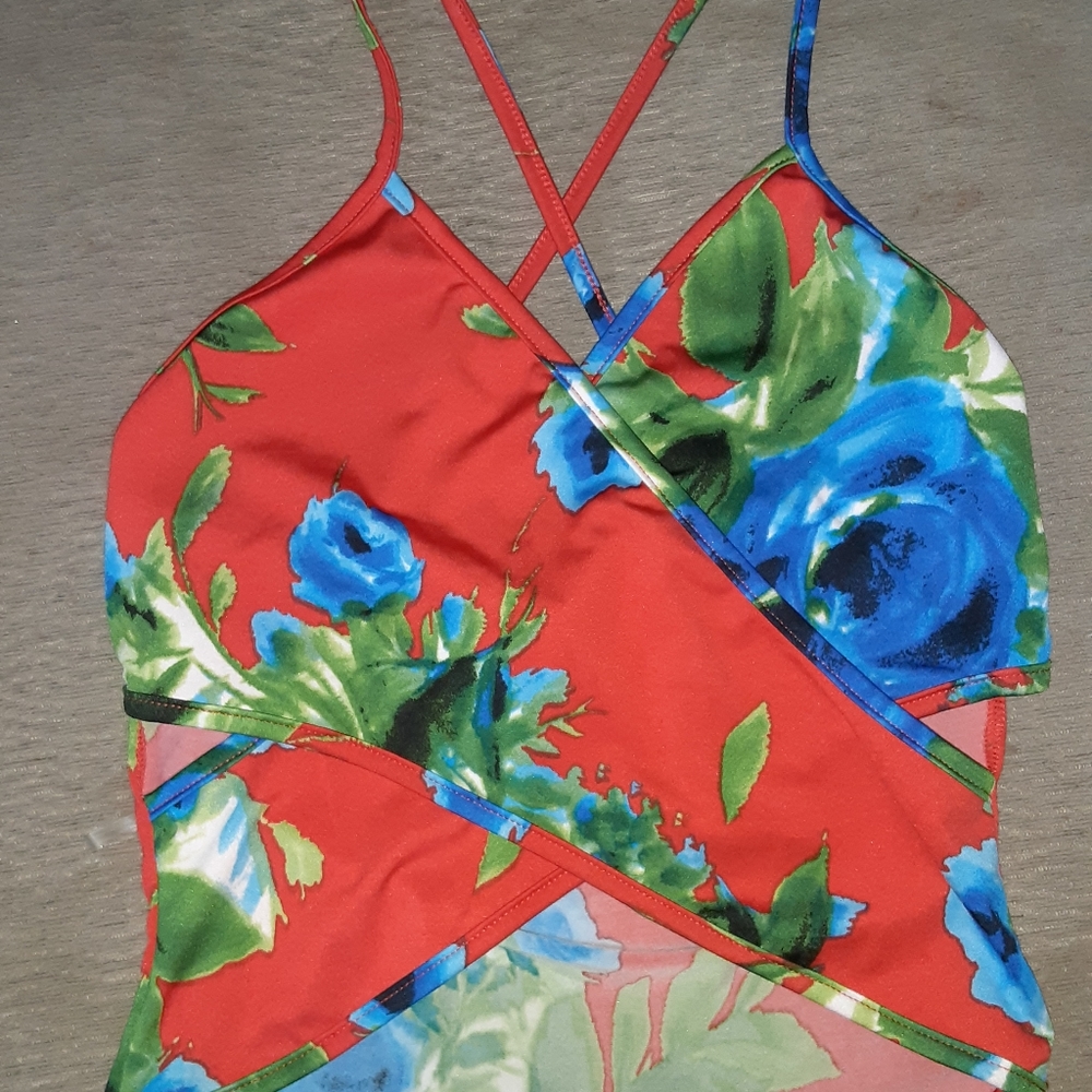 Crop top - Picture 2 of 3